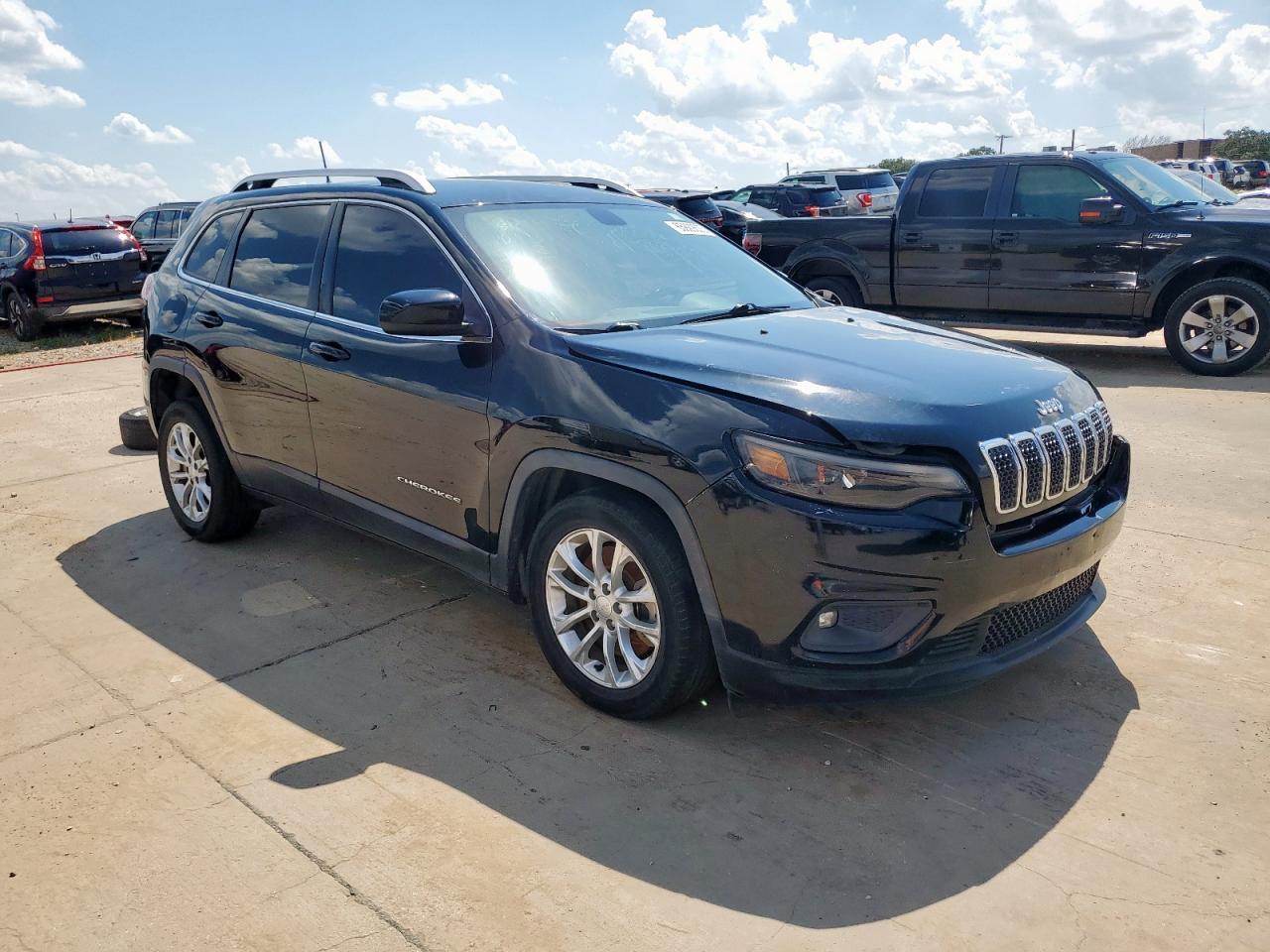 2019 Jeep Cherokee Latitude - Image 4