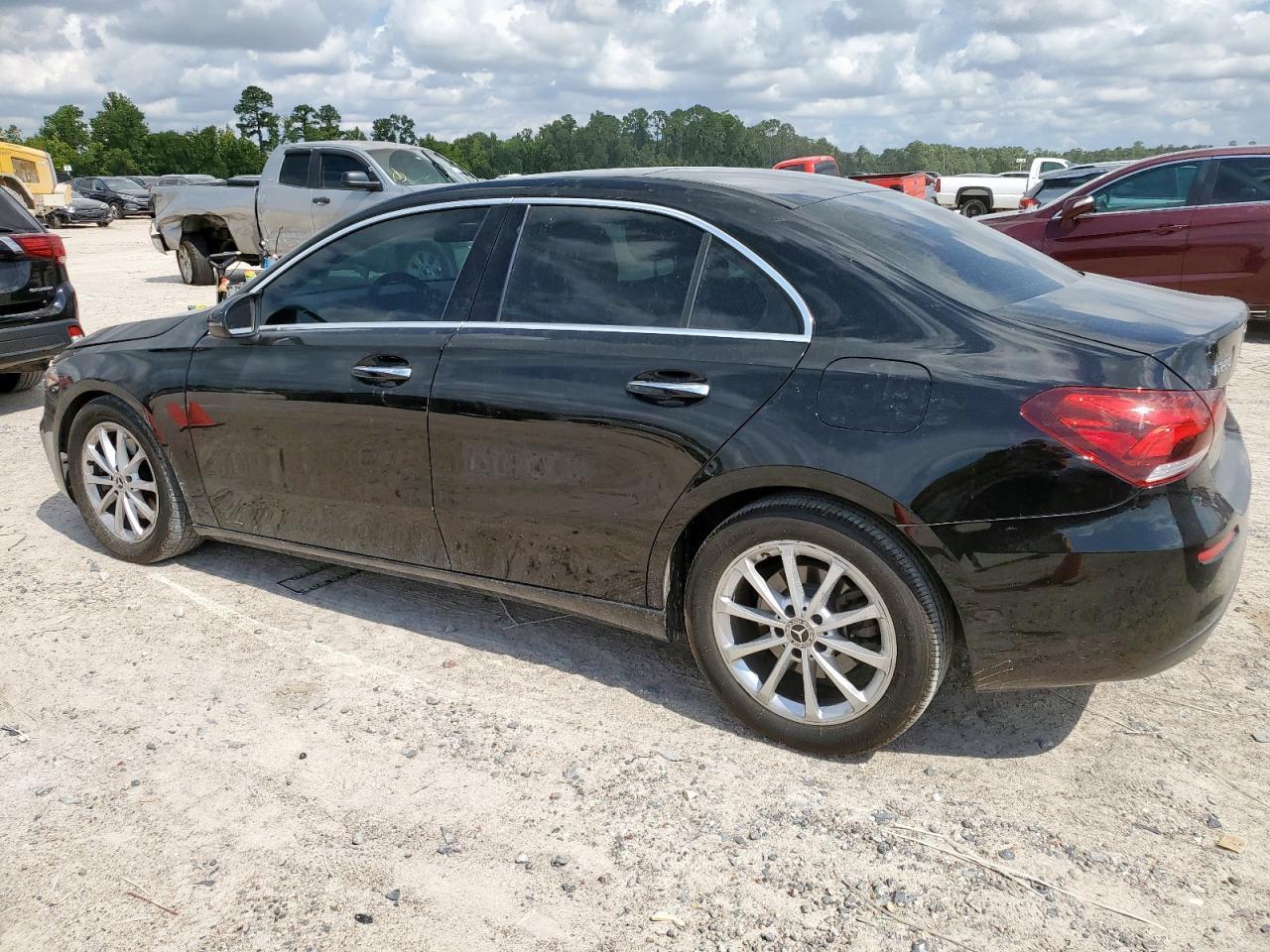 2019 Mercedes-Benz A 220 - Фото 2