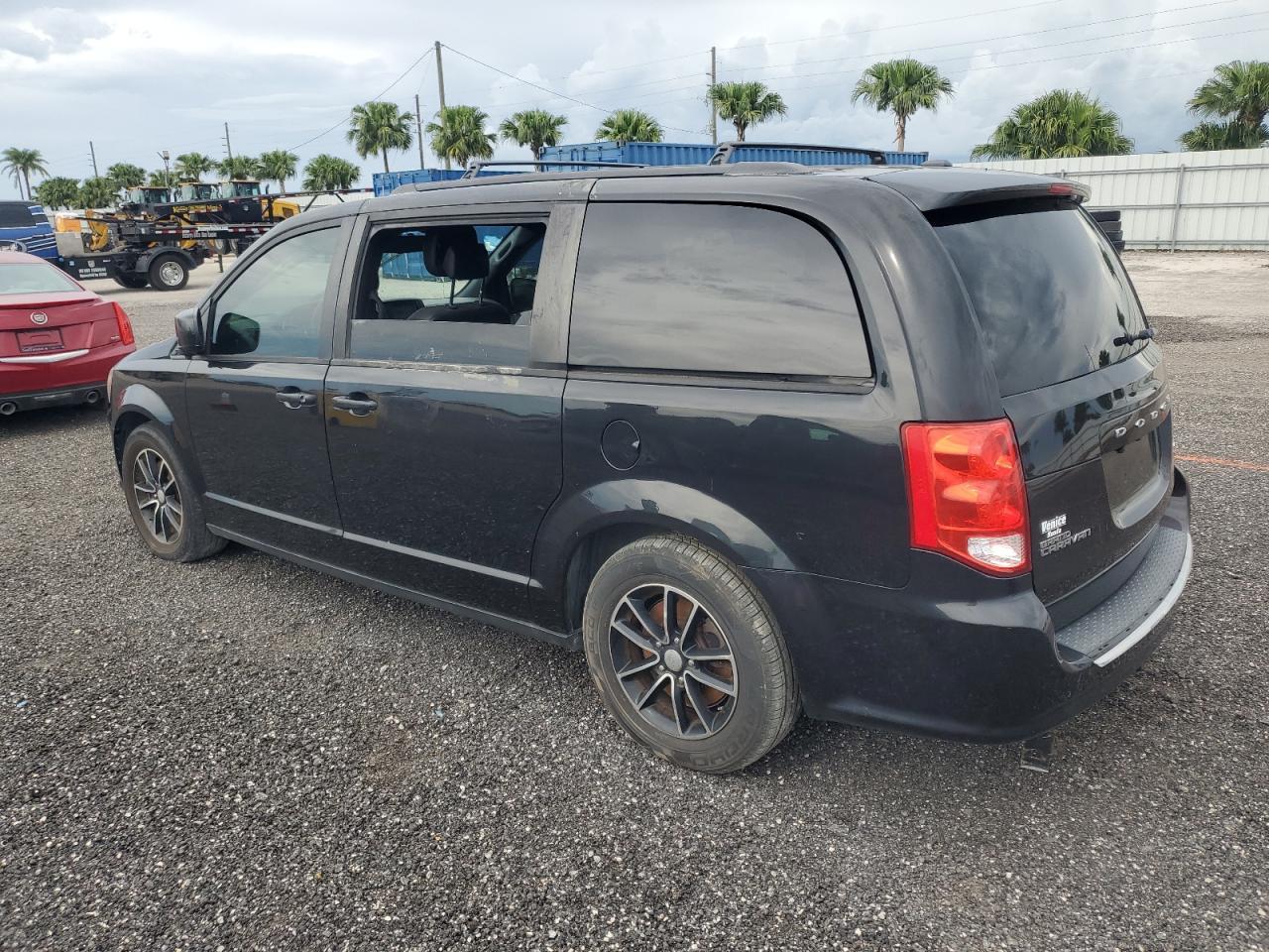 2018 Dodge Grand Caravan Gt - Фото 2