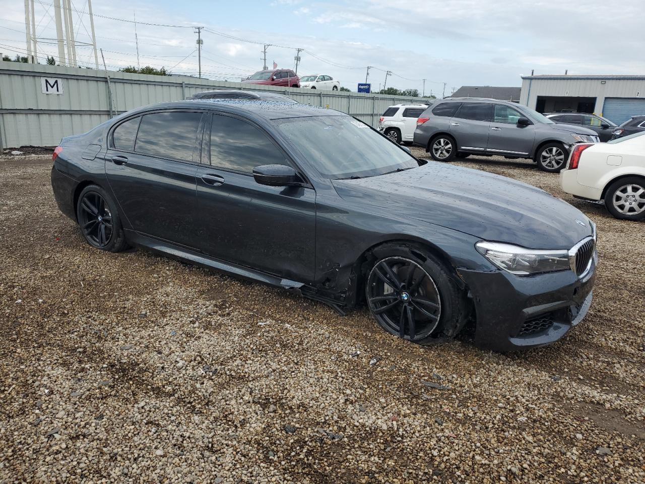 2019 BMW 740 Xi - Image 4