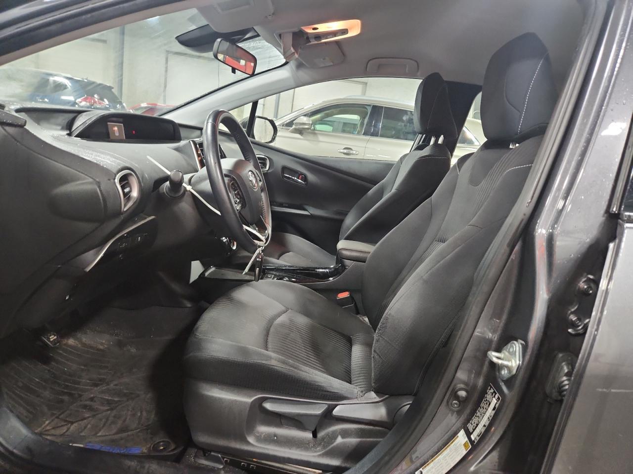 2020 Toyota Prius Prime Le - Фото 7