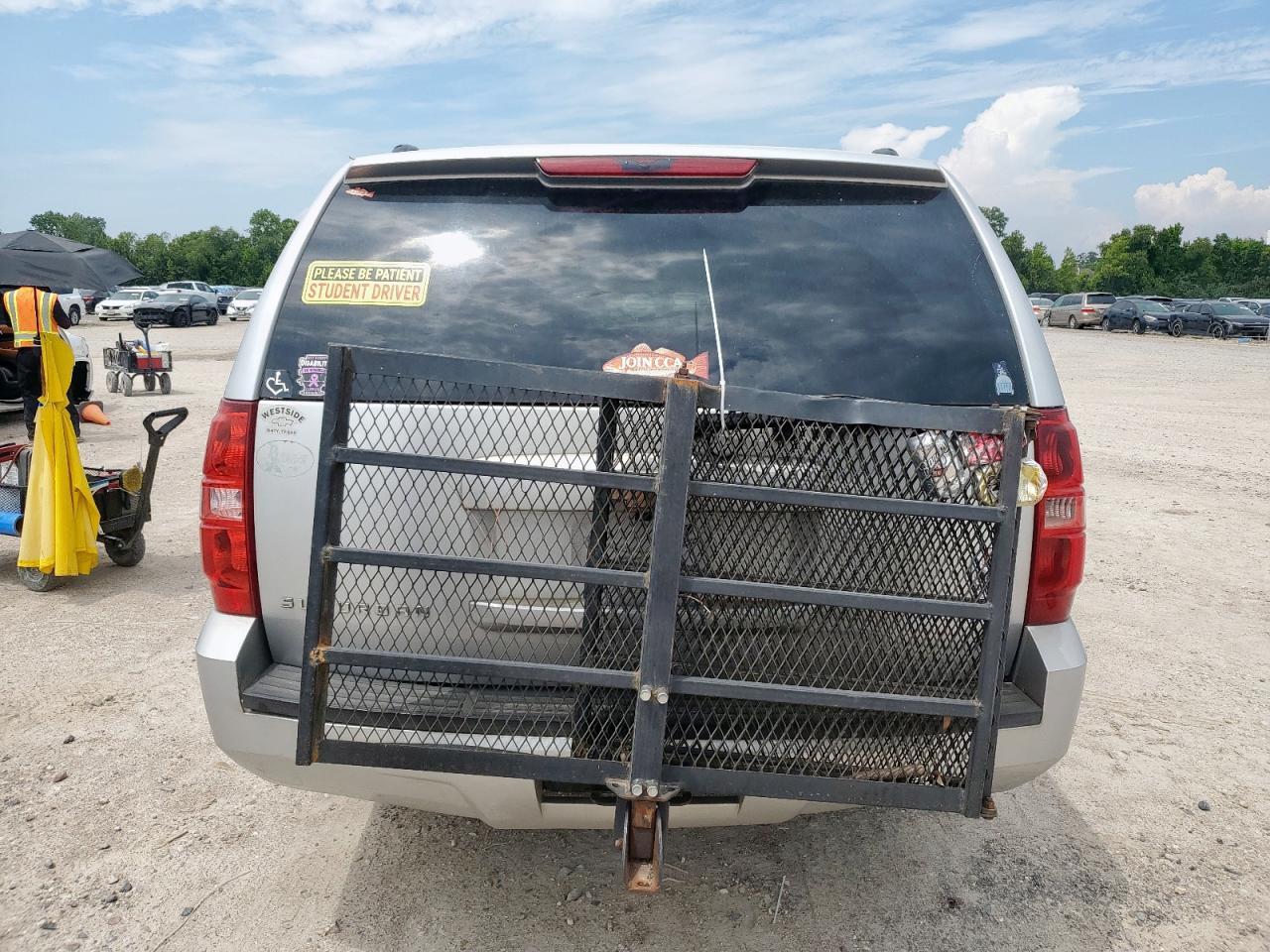 2011 Chevrolet Suburban C1500 Lt - Фото 6