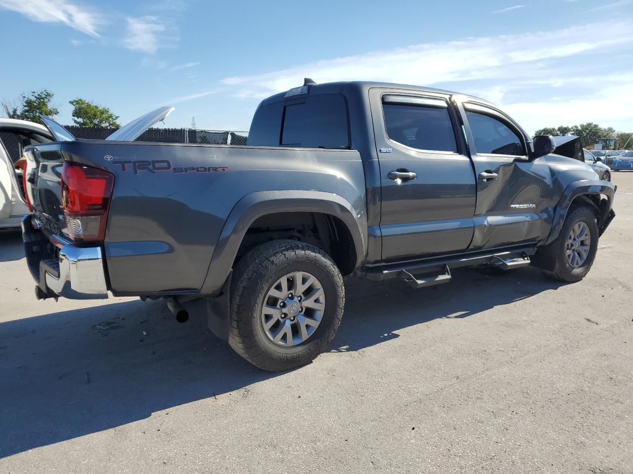 2019 Toyota Tacoma Double Cab - Фото 3