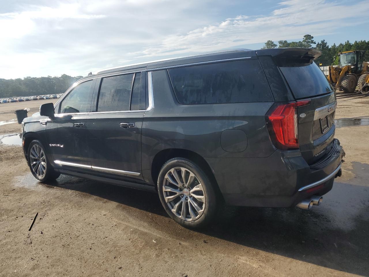2021 GMC Yukon Xl Denali - Фото 2
