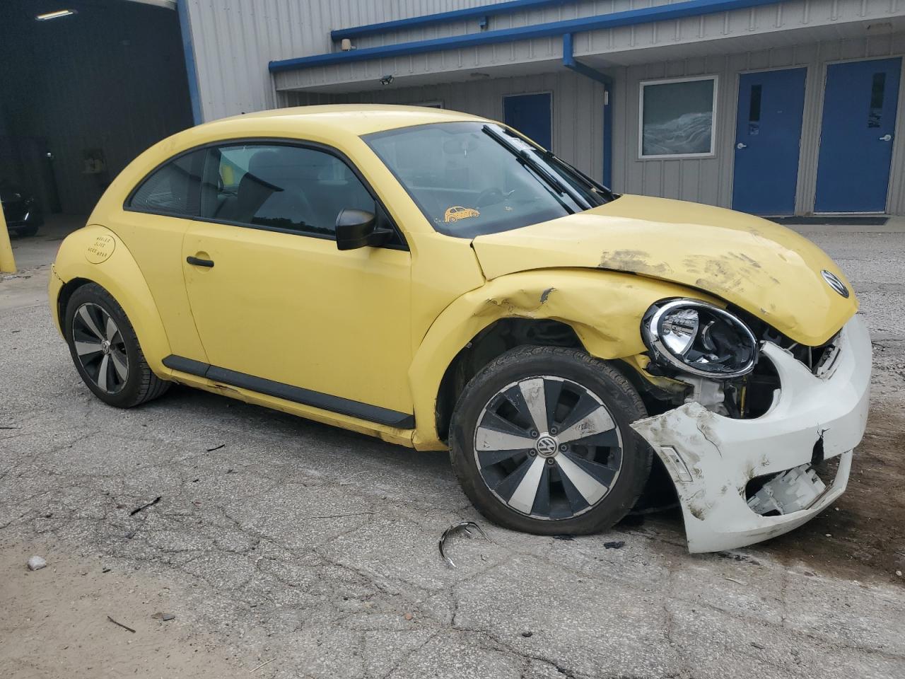 2015 Volkswagen Beetle 1.8T - Image 4
