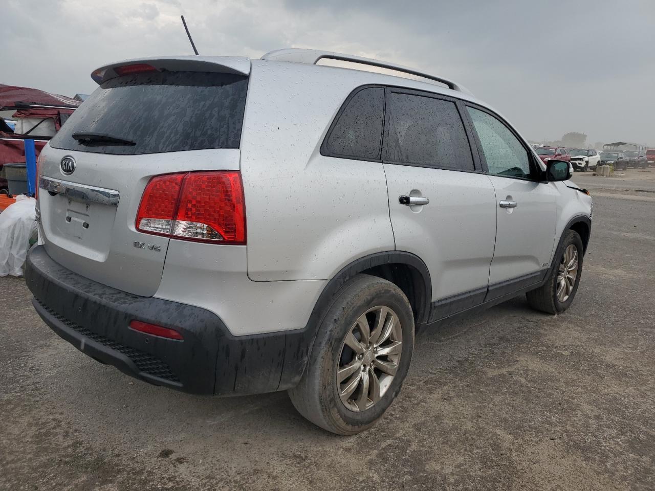 2011 Kia Sorento Ex - Image 3