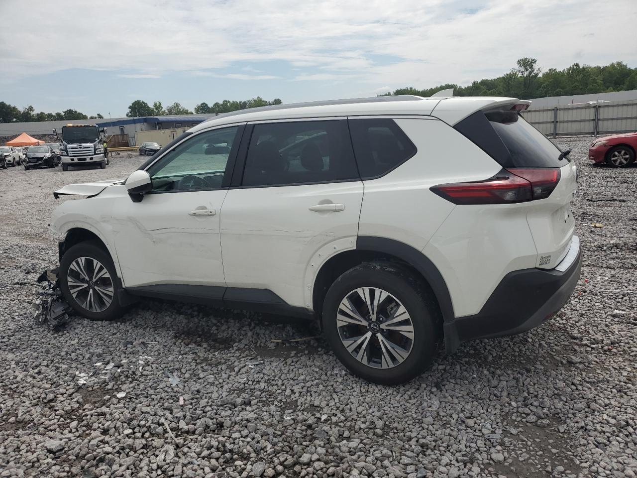 2023 Nissan Rogue Sv - Image 2