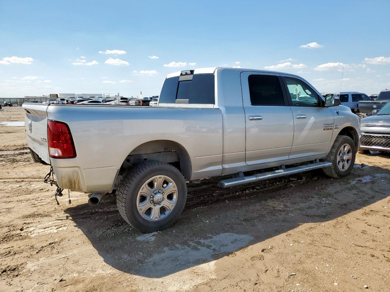 2017 Ram 2500 Slt - Image 3
