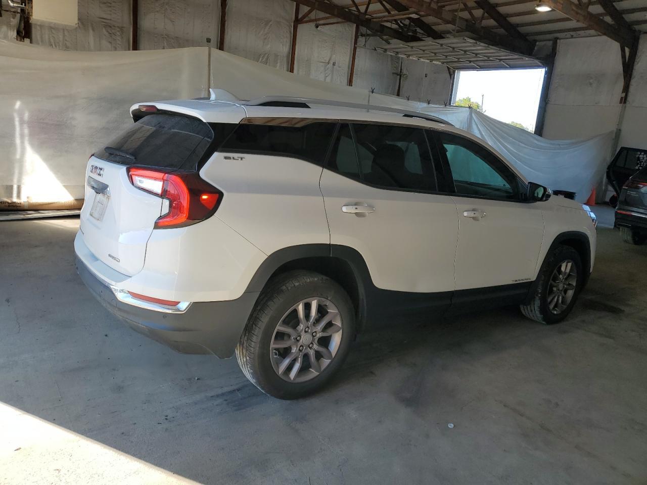 2023 GMC Terrain Slt - Фото 3