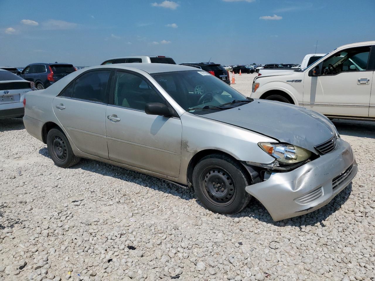 2005 Toyota Camry Le - Image 4