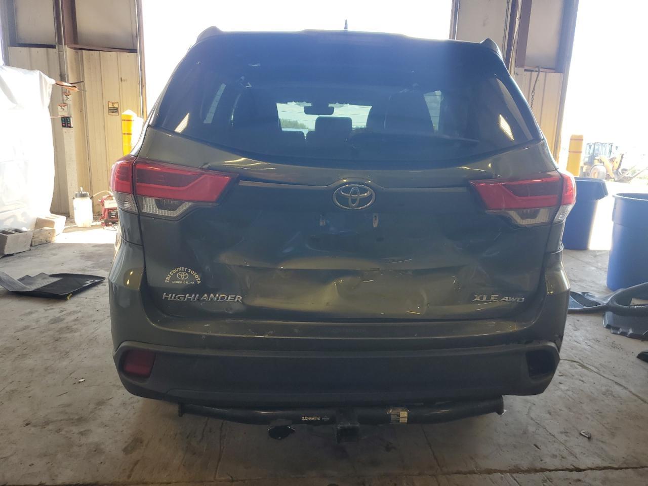 2018 Toyota Highlander Se - Фото 6