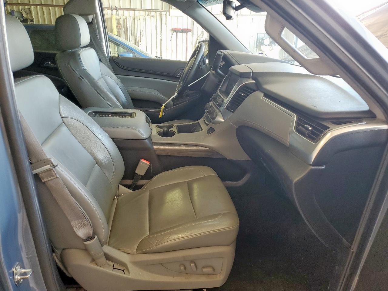 2016 Chevrolet Suburban C1500 Lt - Image 7