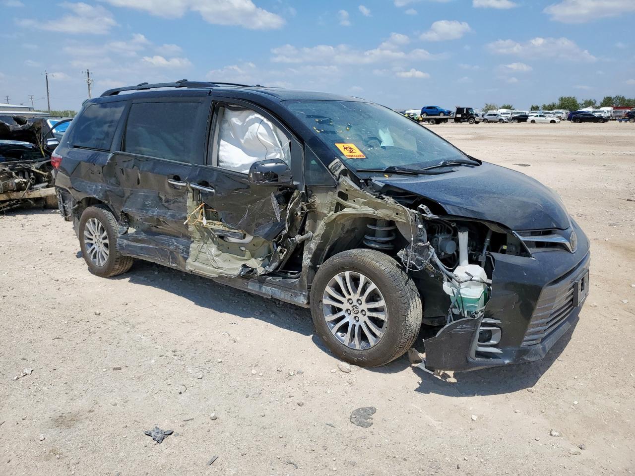 2020 Toyota Sienna Xle - Image 4