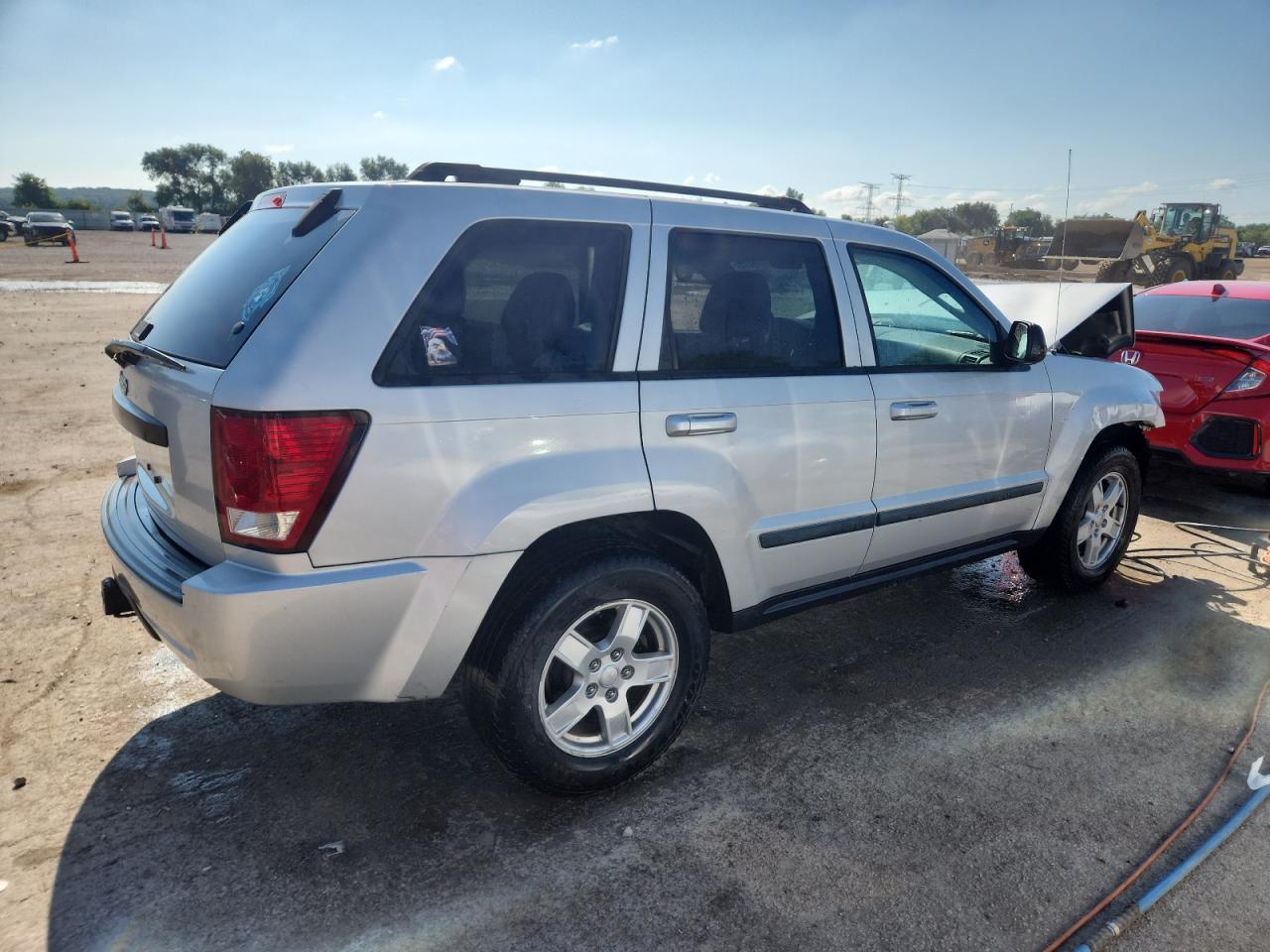 2007 Jeep Grand Cherokee Laredo - Image 3