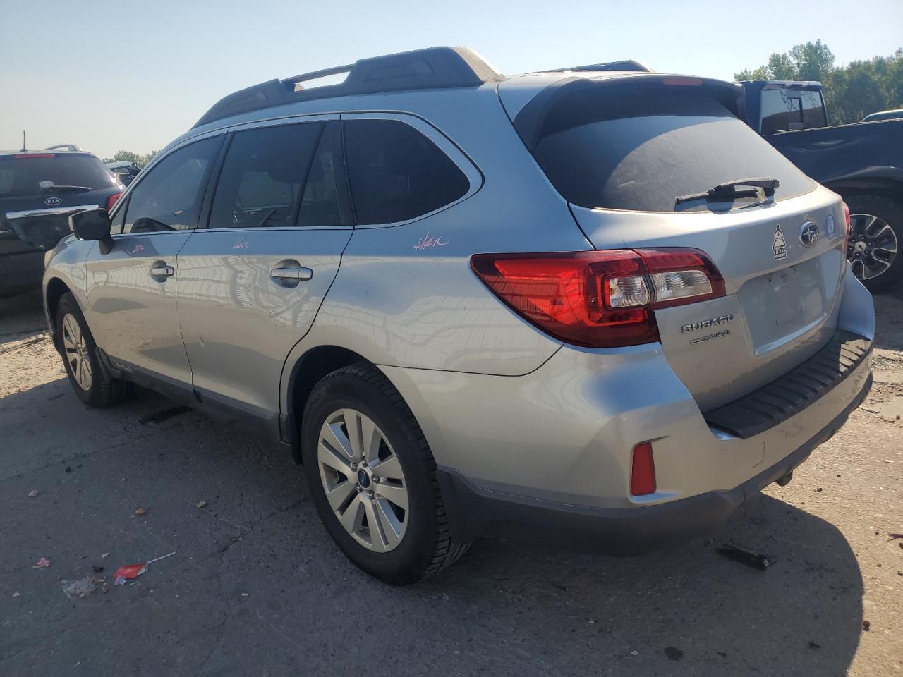 2015 Subaru Outback 2.5I Premium - Фото 2