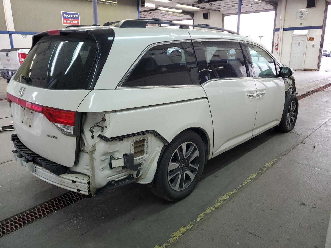 2015 Honda Odyssey Touring - Фото 3