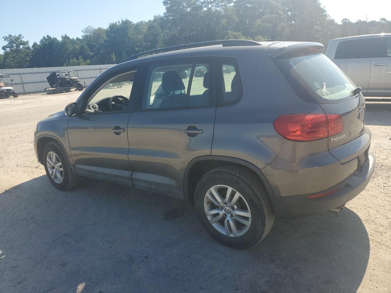 2016 Volkswagen Tiguan S - Image 2