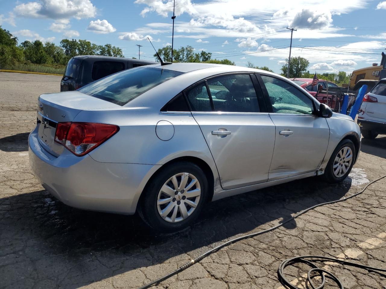 2011 Chevrolet Cruze Ls - Фото 3