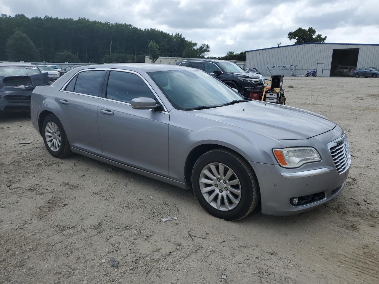 2014 Chrysler 300 - Image 4