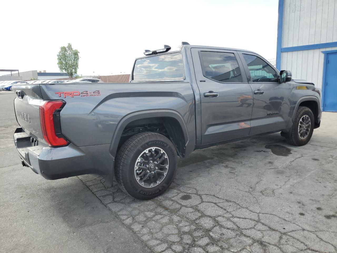 2025 Toyota Tundra Crewmax Sr - Фото 3