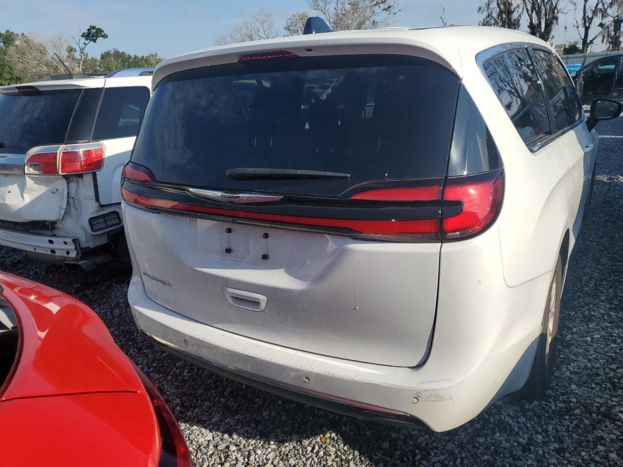 2024 Chrysler Pacifica Touring - Фото 6