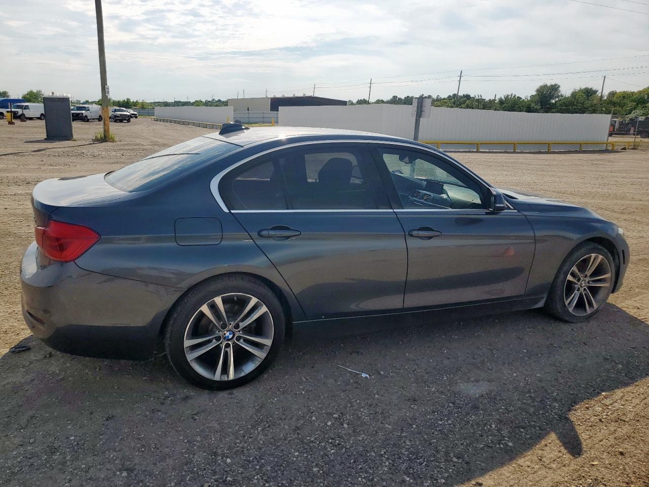 2017 BMW 330E - Image 3