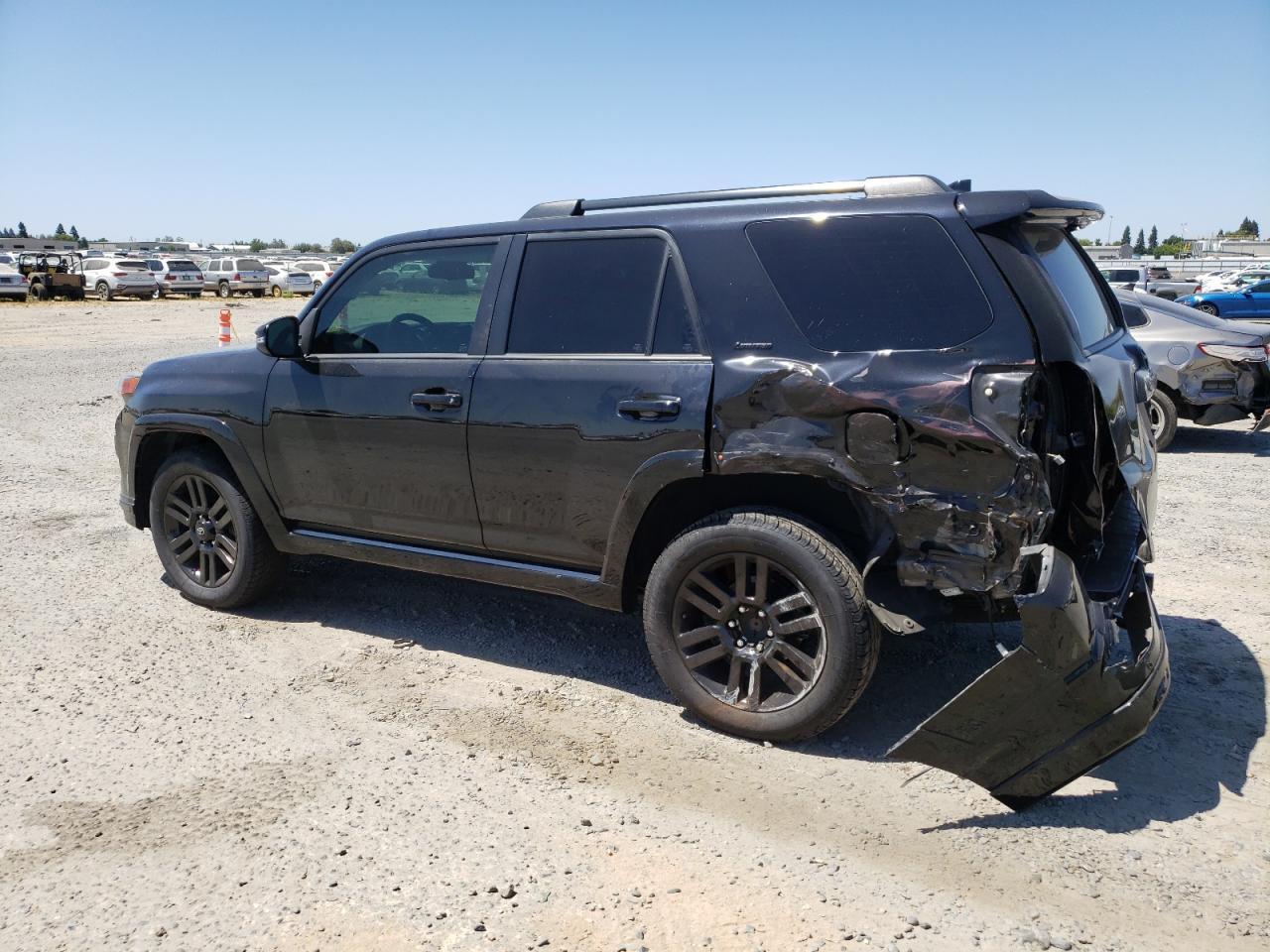 2021 Toyota 4Runner Night Shade - Фото 2