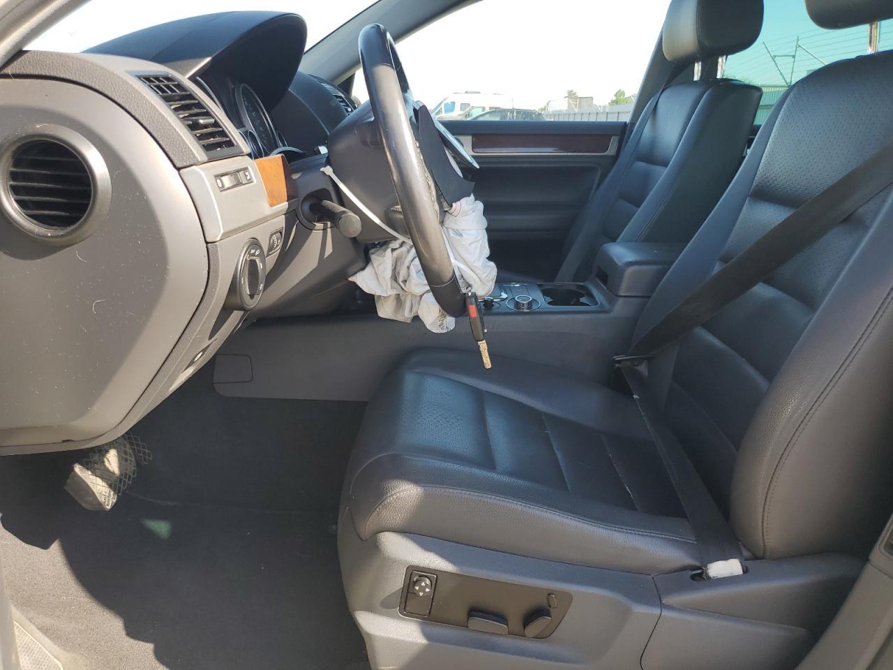 2010 Volkswagen Touareg V6 - Фото 7