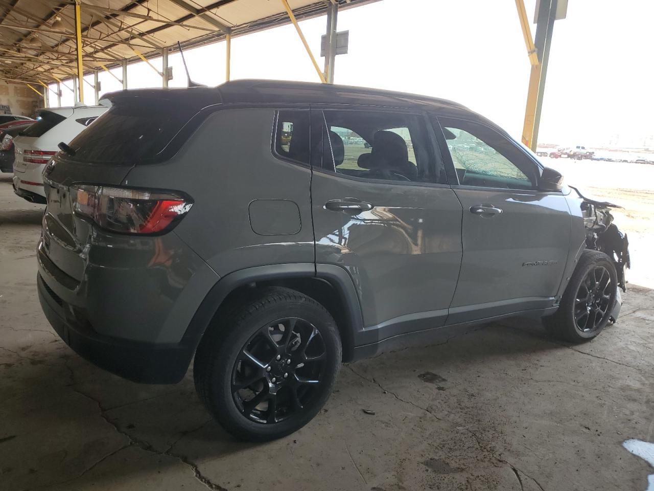 2023 Jeep Compass Latitude - Фото 3