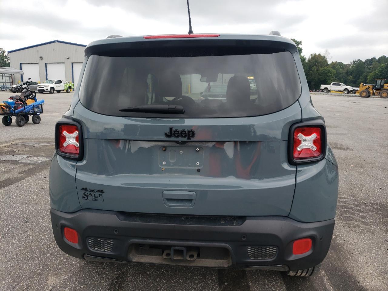 2018 Jeep Renegade Latitude - Image 6