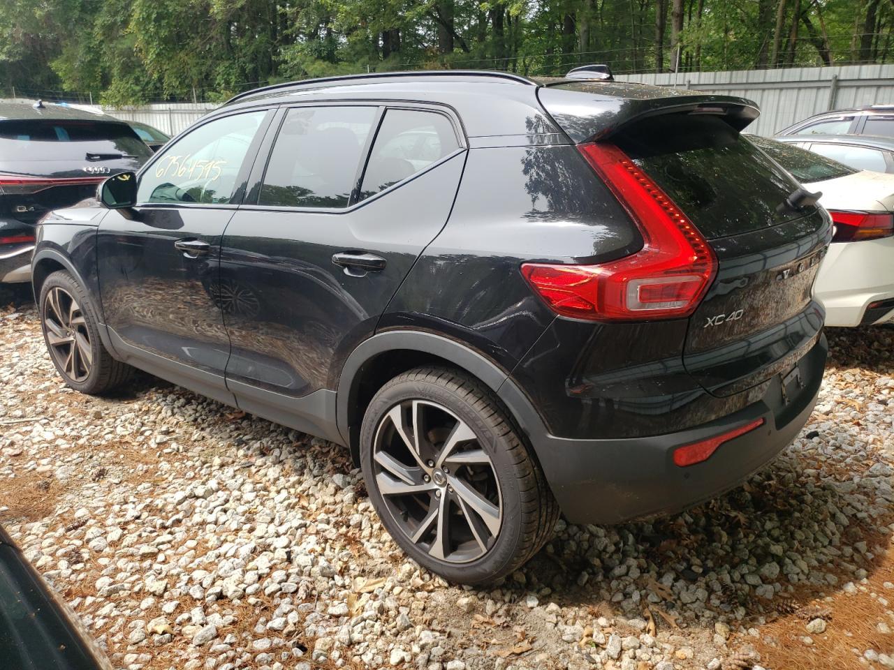 2021 Volvo Xc40 T5 R-Design - Image 2