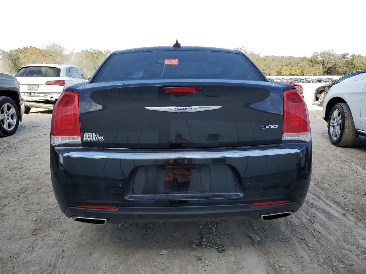 2019 Chrysler 300 Limited - Фото 6