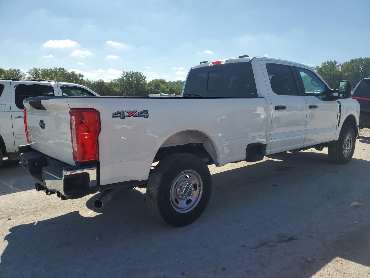 2024 Ford F350 Super Duty Super Duty - Image 3