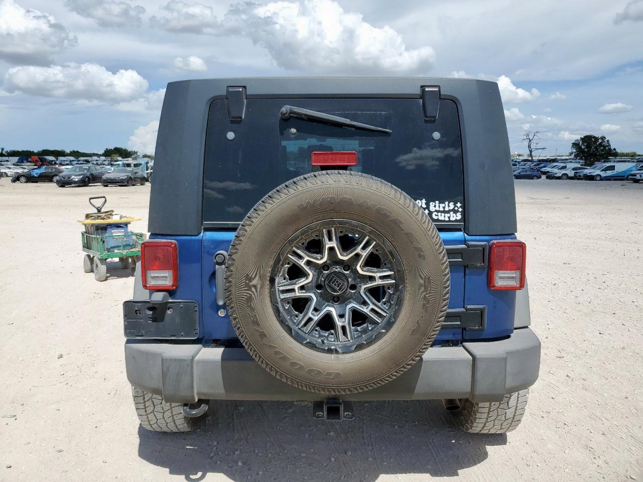 2010 Jeep Wrangler Unlimited Sport - Image 6