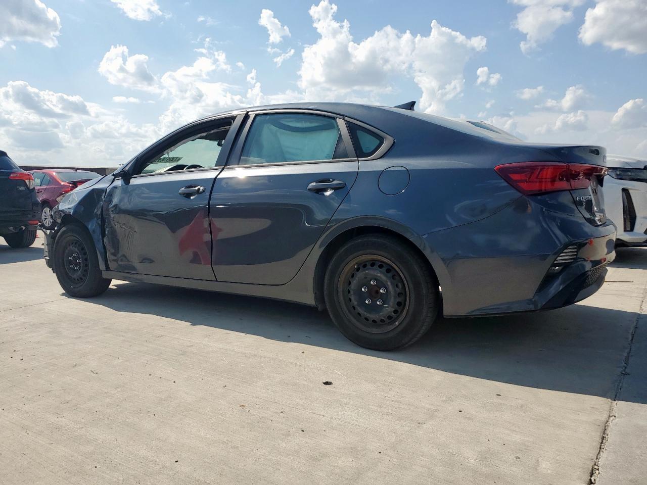 2022 Kia Forte Fe - Фото 2