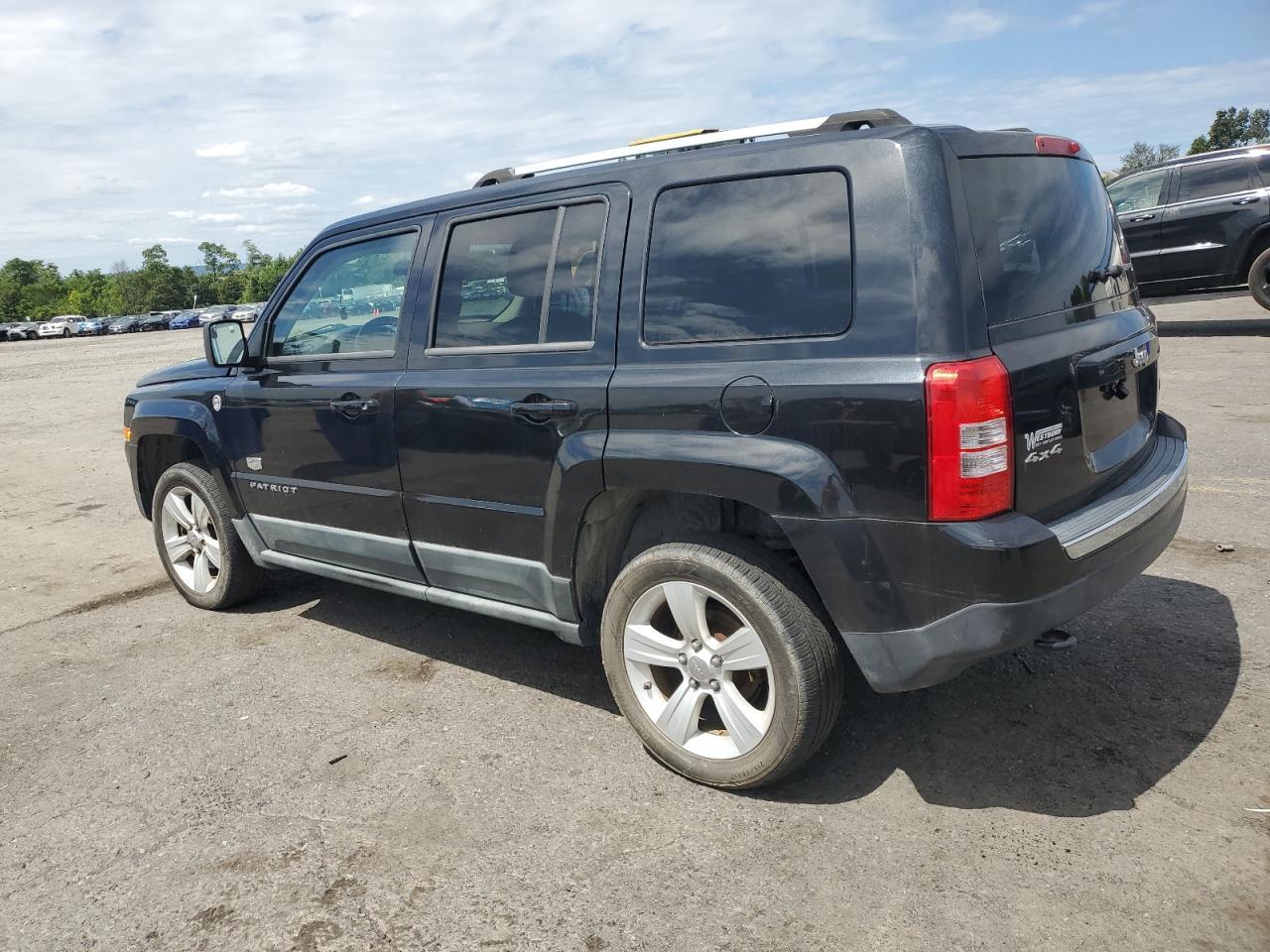 2011 Jeep Patriot Latitude - Фото 2