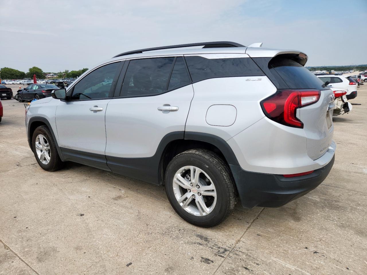 2022 GMC Terrain Sle - Image 2