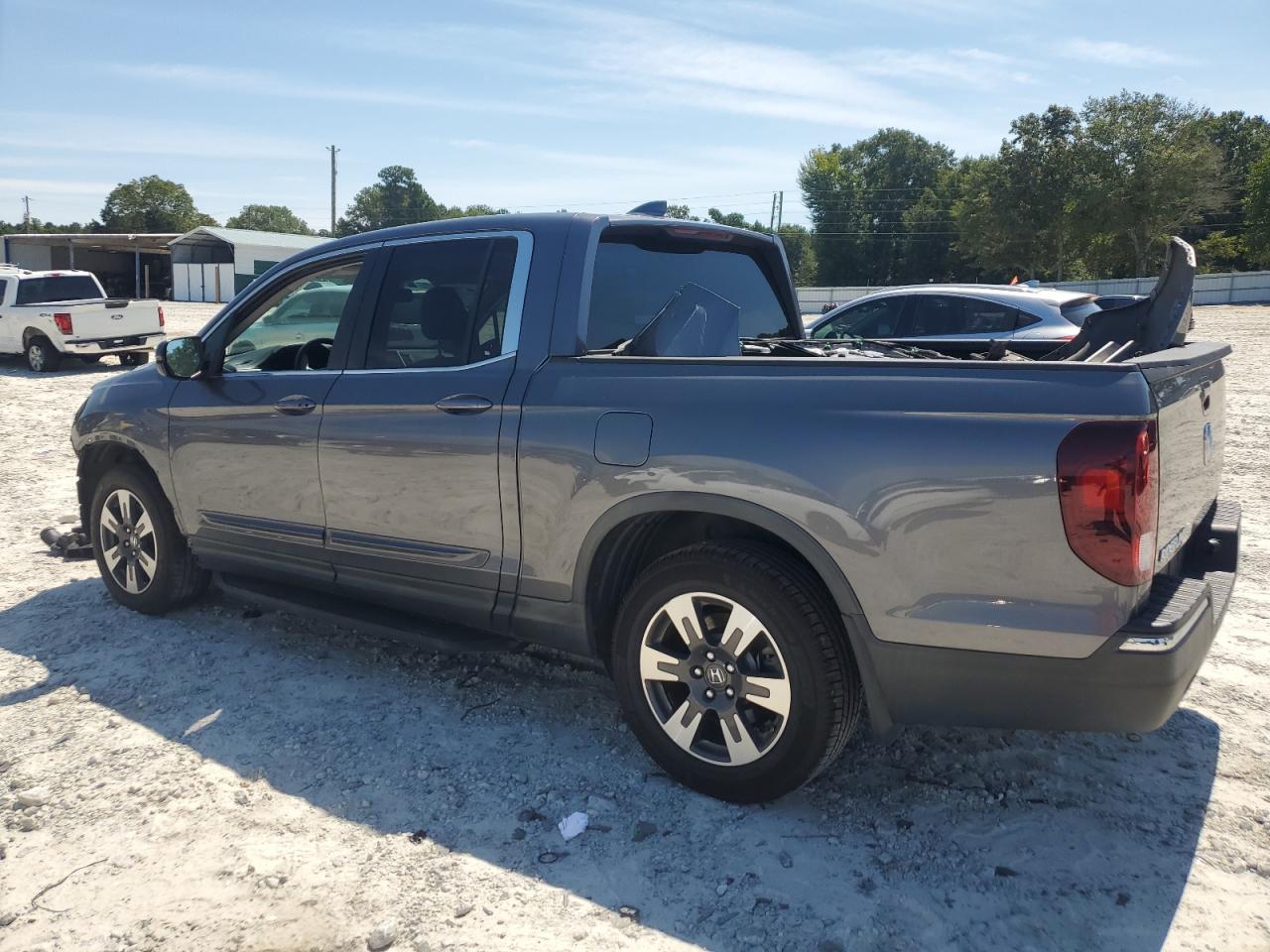 2017 Honda Ridgeline Rtl - Image 2