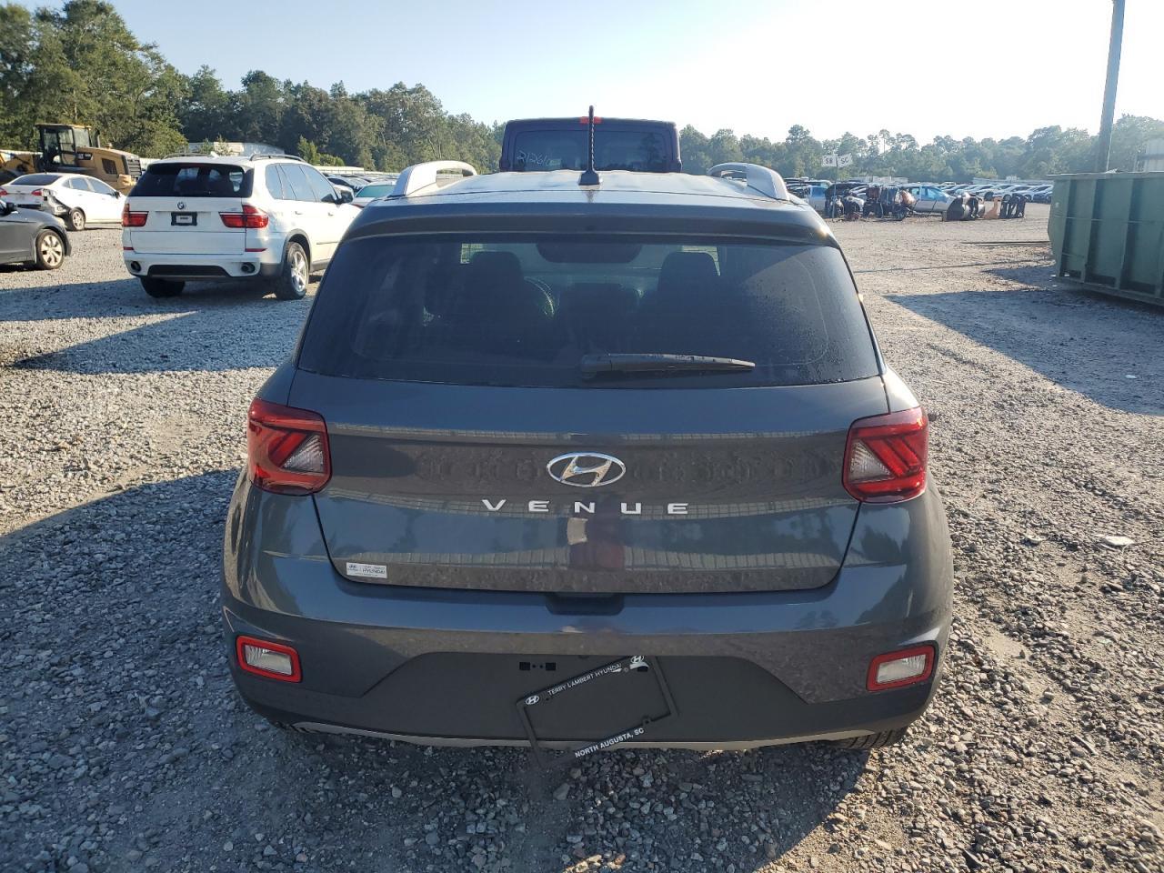 2025 Hyundai Venue Sel - Image 6