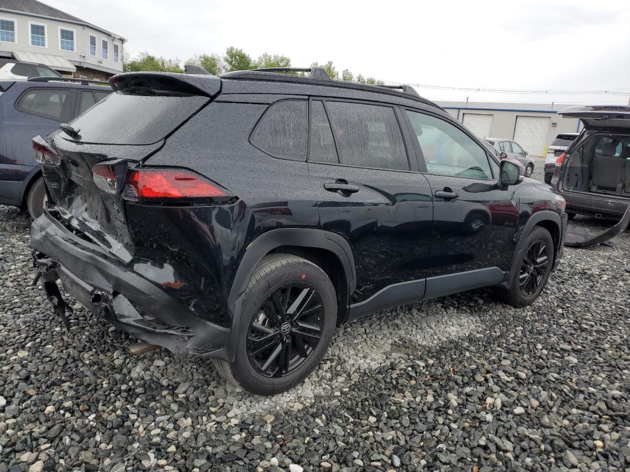 2024 Toyota Corolla Cross Se - Image 3