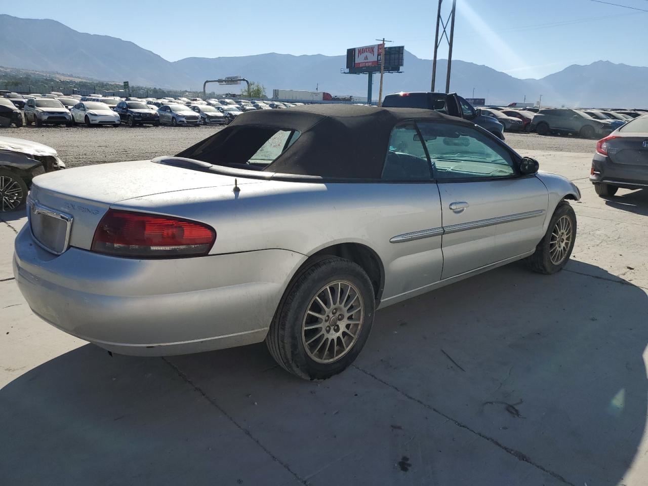 2005 Chrysler Sebring Touring - Image 3