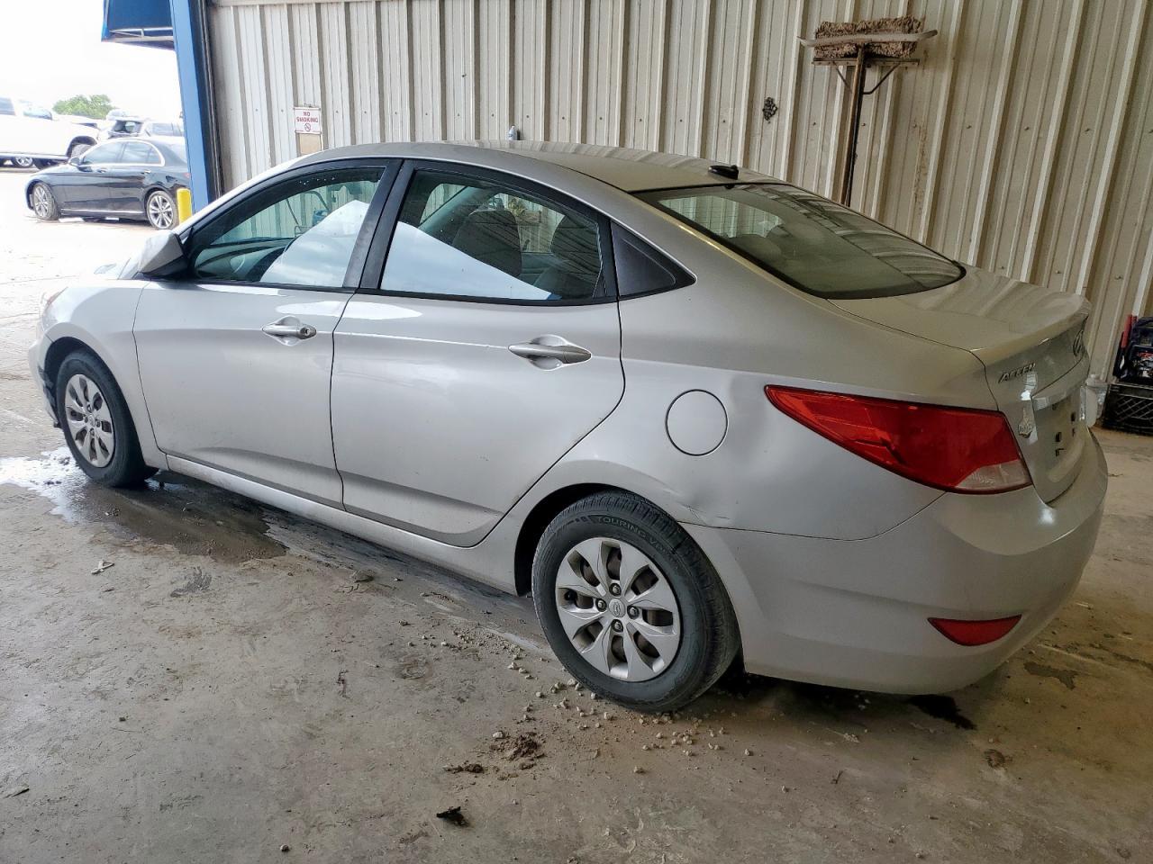 2016 Hyundai Accent Se - Image 2