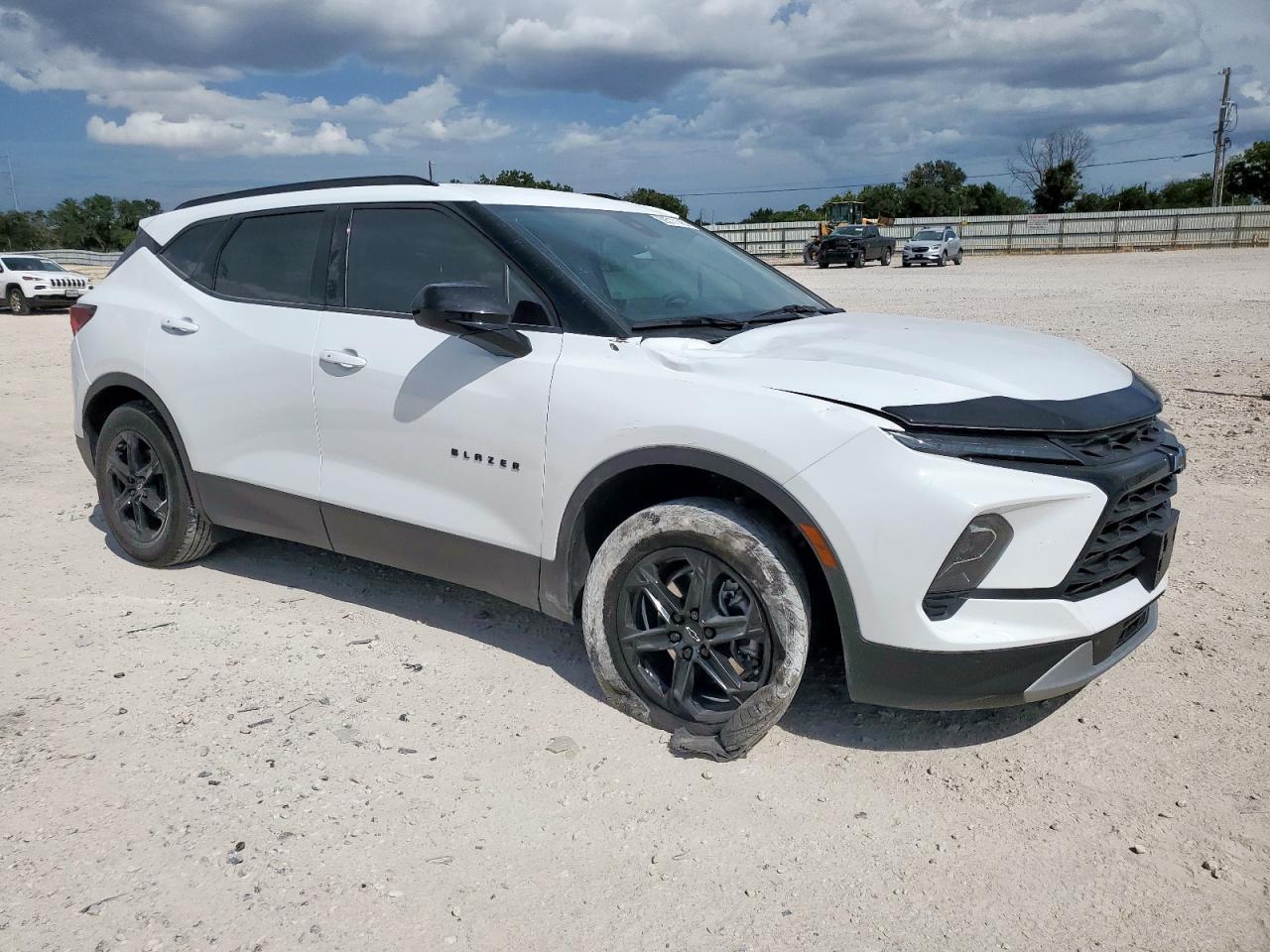 2023 Chevrolet Blazer 2Lt - Фото 4