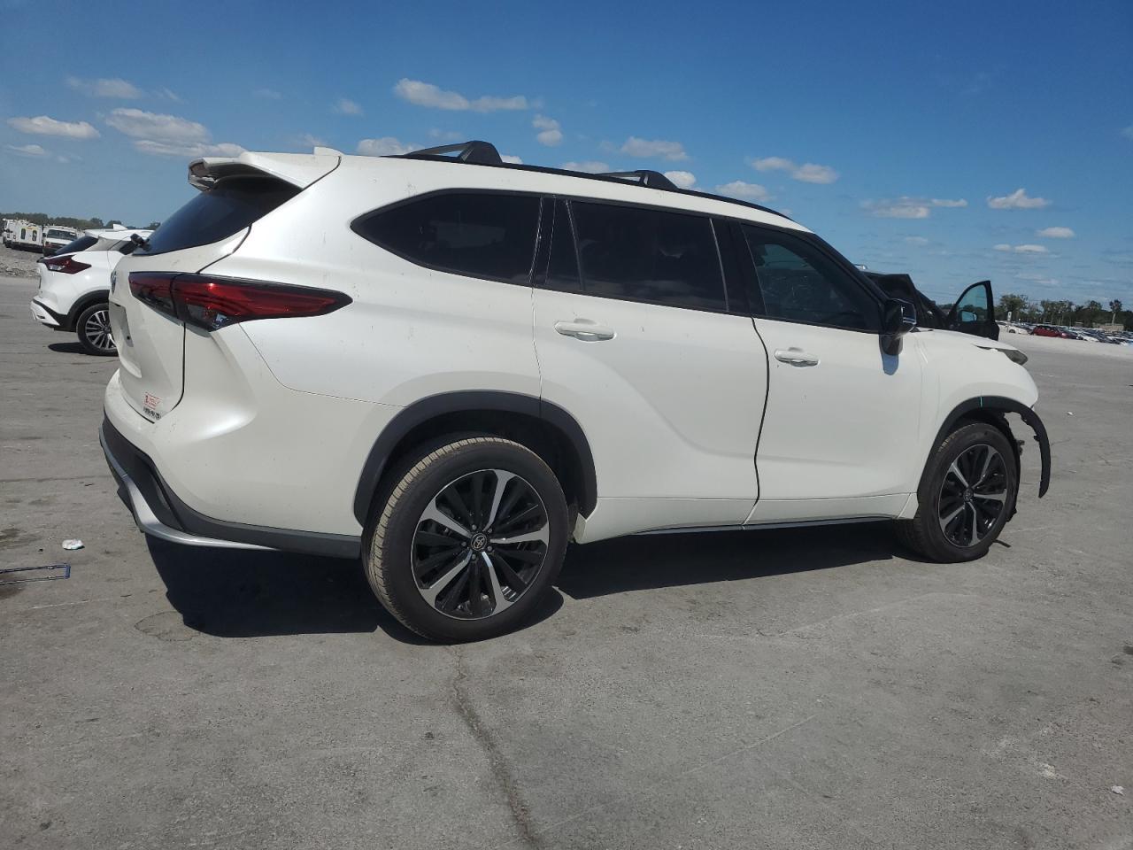 2021 Toyota Highlander Xse - Фото 3