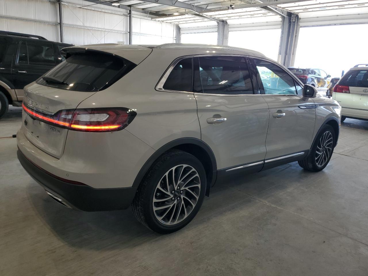 2020 Lincoln Nautilus Reserve - Image 3