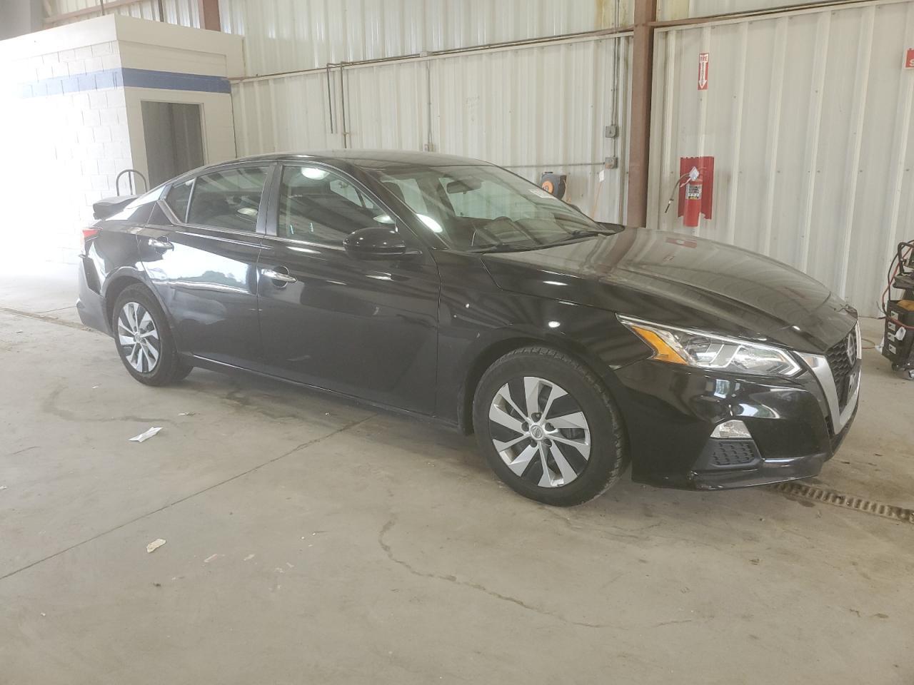 2020 Nissan Altima S - Фото 4