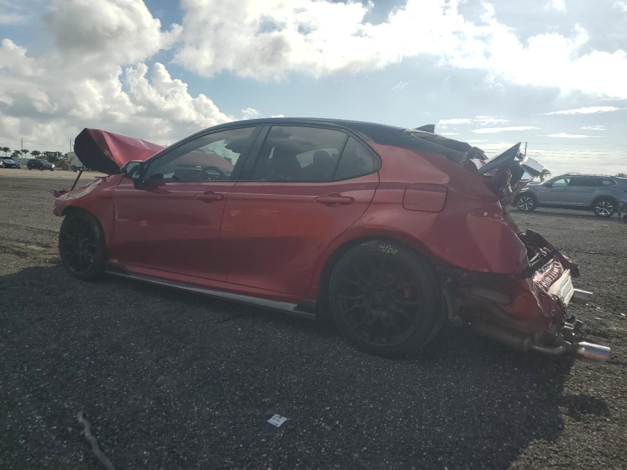 2020 Toyota Camry Trd - Фото 2