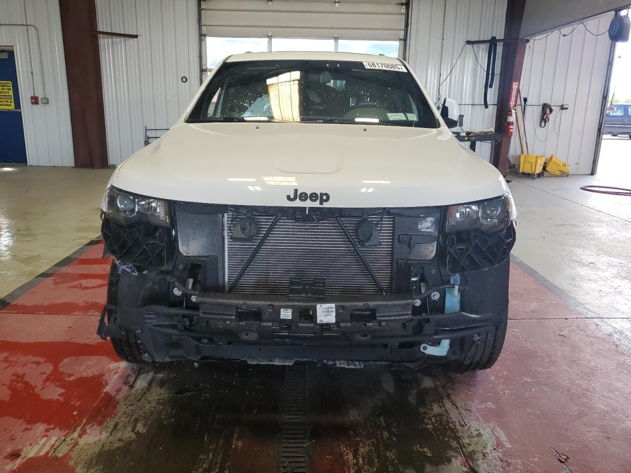 2020 Jeep Grand Cherokee Laredo - Image 5