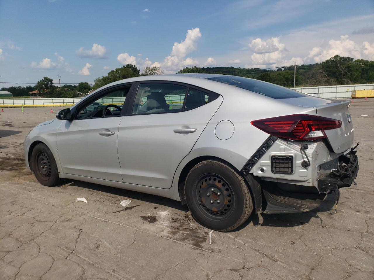 2020 Hyundai Elantra Se - Фото 2
