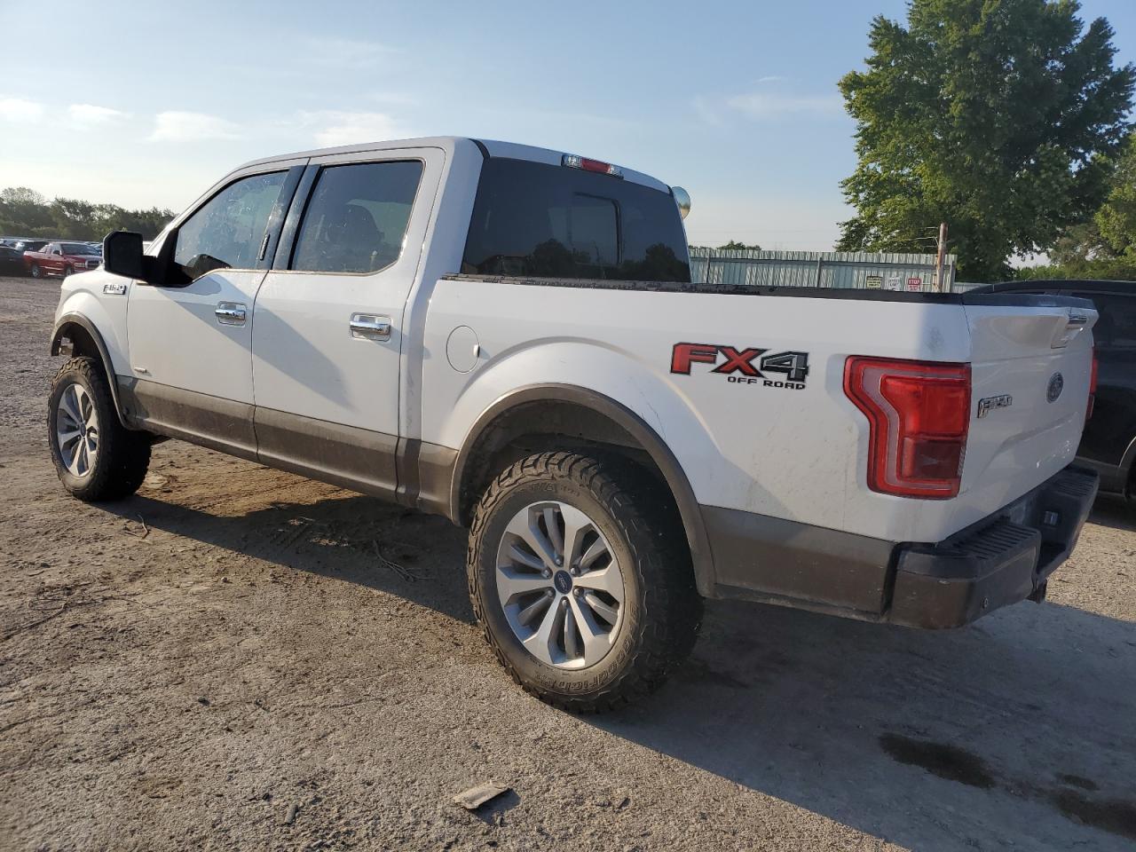 2015 Ford F150 Supercrew - Фото 2